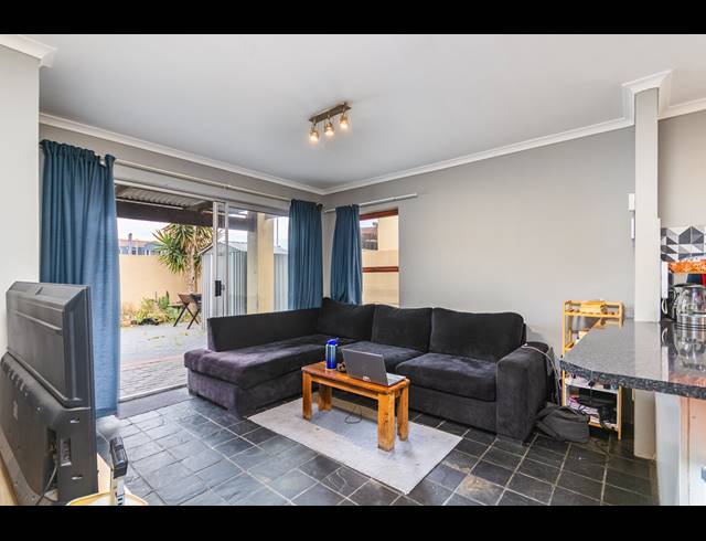 2 BEDROOM TOWNHOUSE FOR SALE IN PARKLANDS